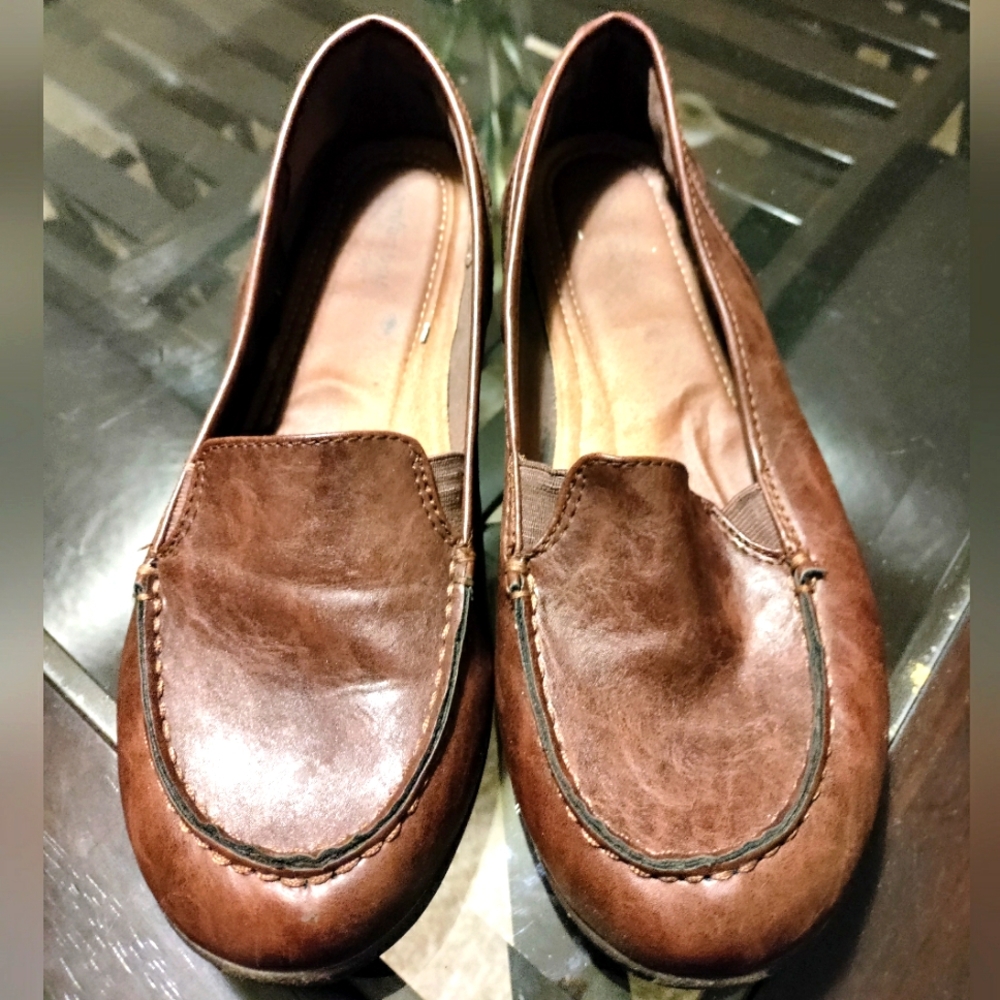 Pre-Loved pair of Brown Loafers
